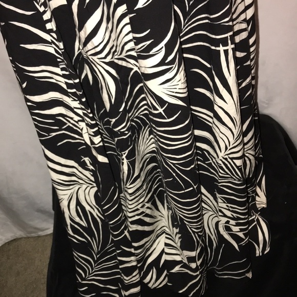 ❤️ Women’s TORRID NWT Zebra Dress Mid Wash Challis Smocked Bodice Dress Sz 0 - Picture 6 of 11